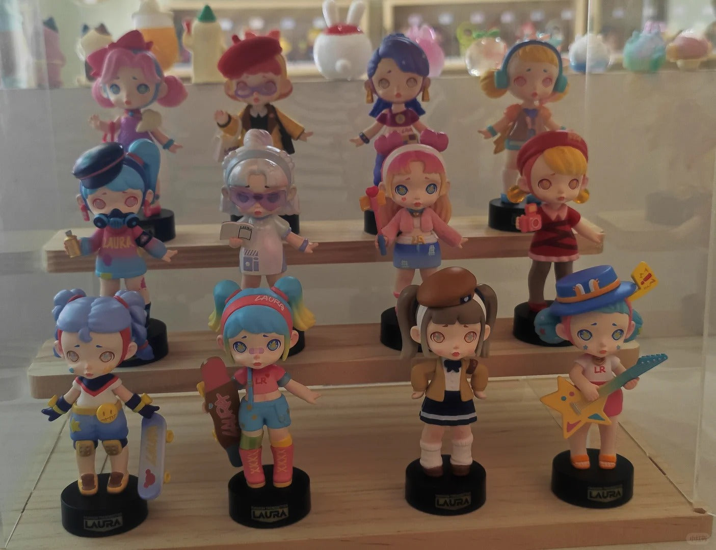 ToyCity | Laura Fashion Trendsetter (10th Series) Blind Box