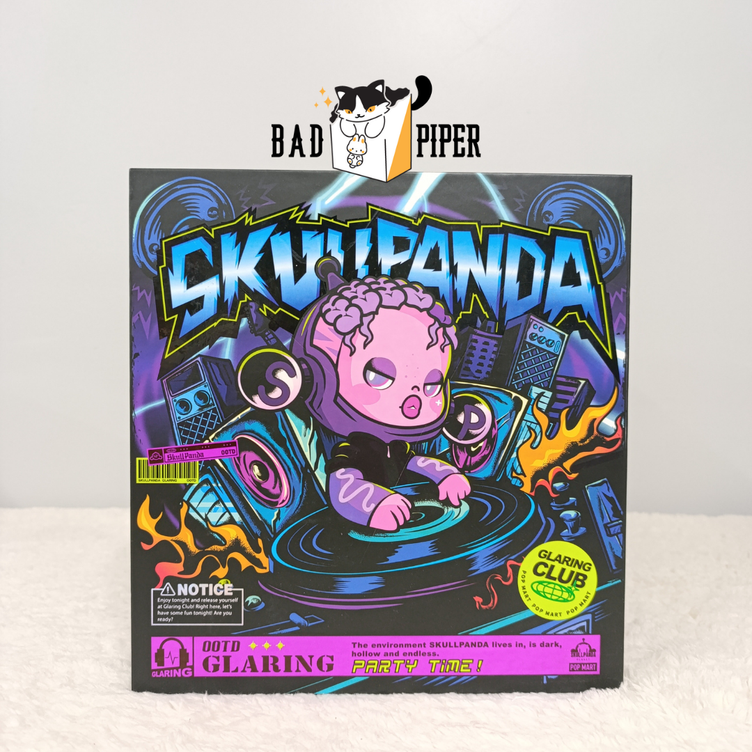 Pop Mart | SkullPanda: OOTD Glaring Figurine 200%