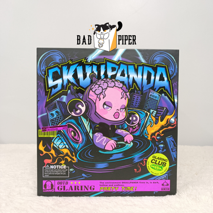 Pop Mart | SkullPanda: OOTD Glaring Figurine 200%