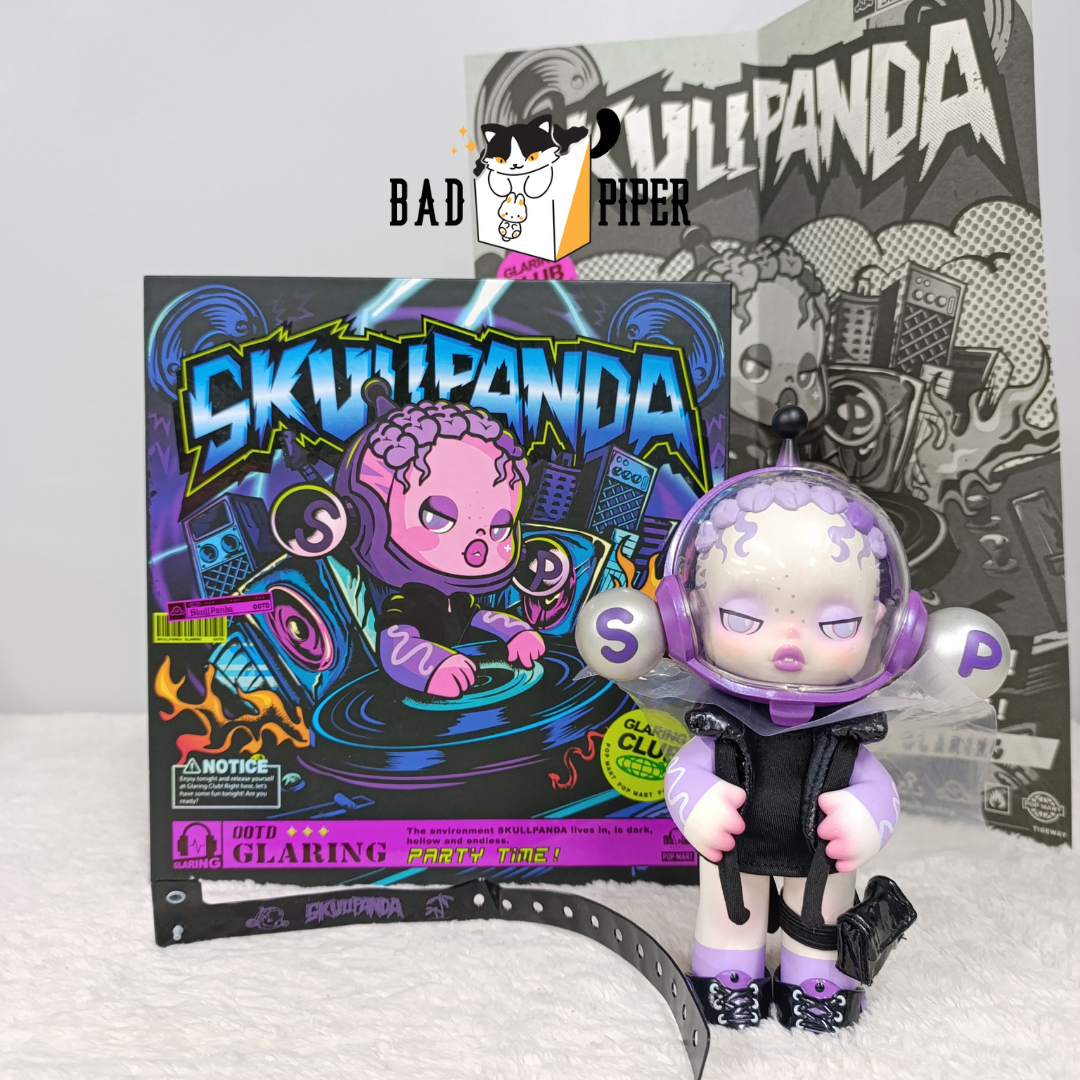 Pop Mart | SkullPanda: OOTD Glaring Figurine 200%