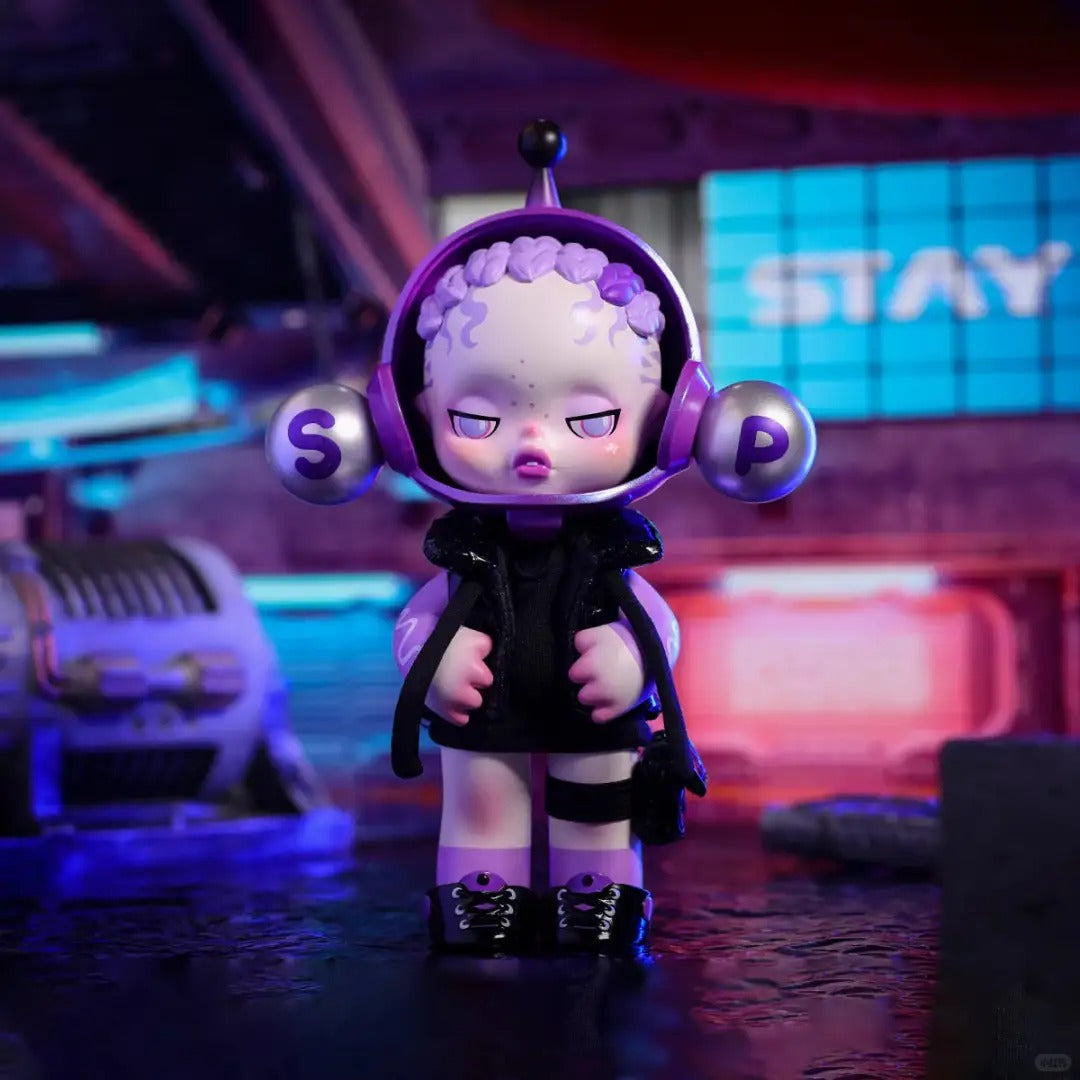 Pop Mart | SkullPanda: OOTD Glaring Figurine 200%