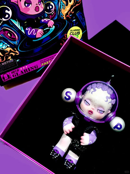 Pop Mart | SkullPanda: OOTD Glaring Figurine 200%