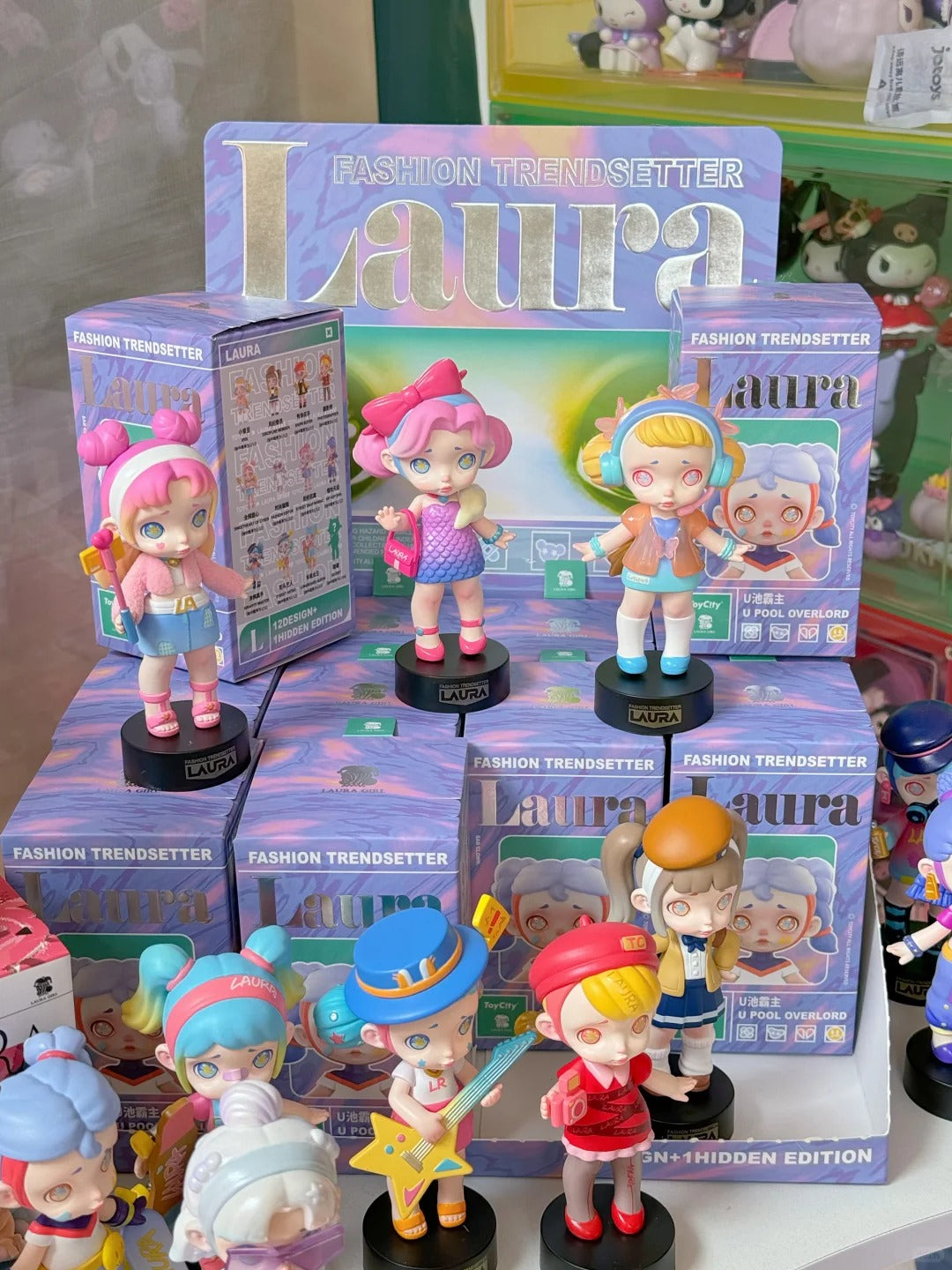ToyCity | Laura Fashion Trendsetter (10th Series) Blind Box